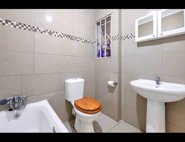 2 BEDROOM APARTMENT FOR SALE IN FERNDALE